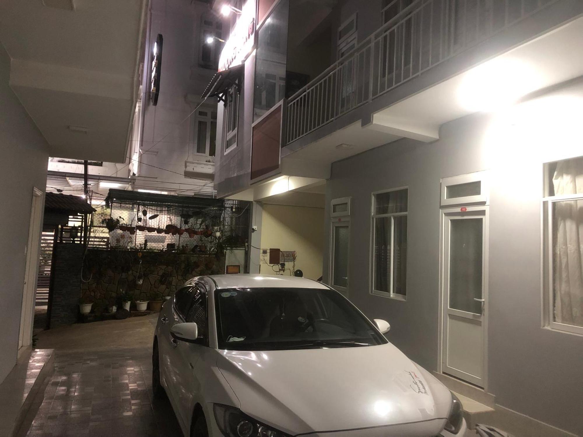 Phuong Hong Guesthouse Далат Экстерьер фото